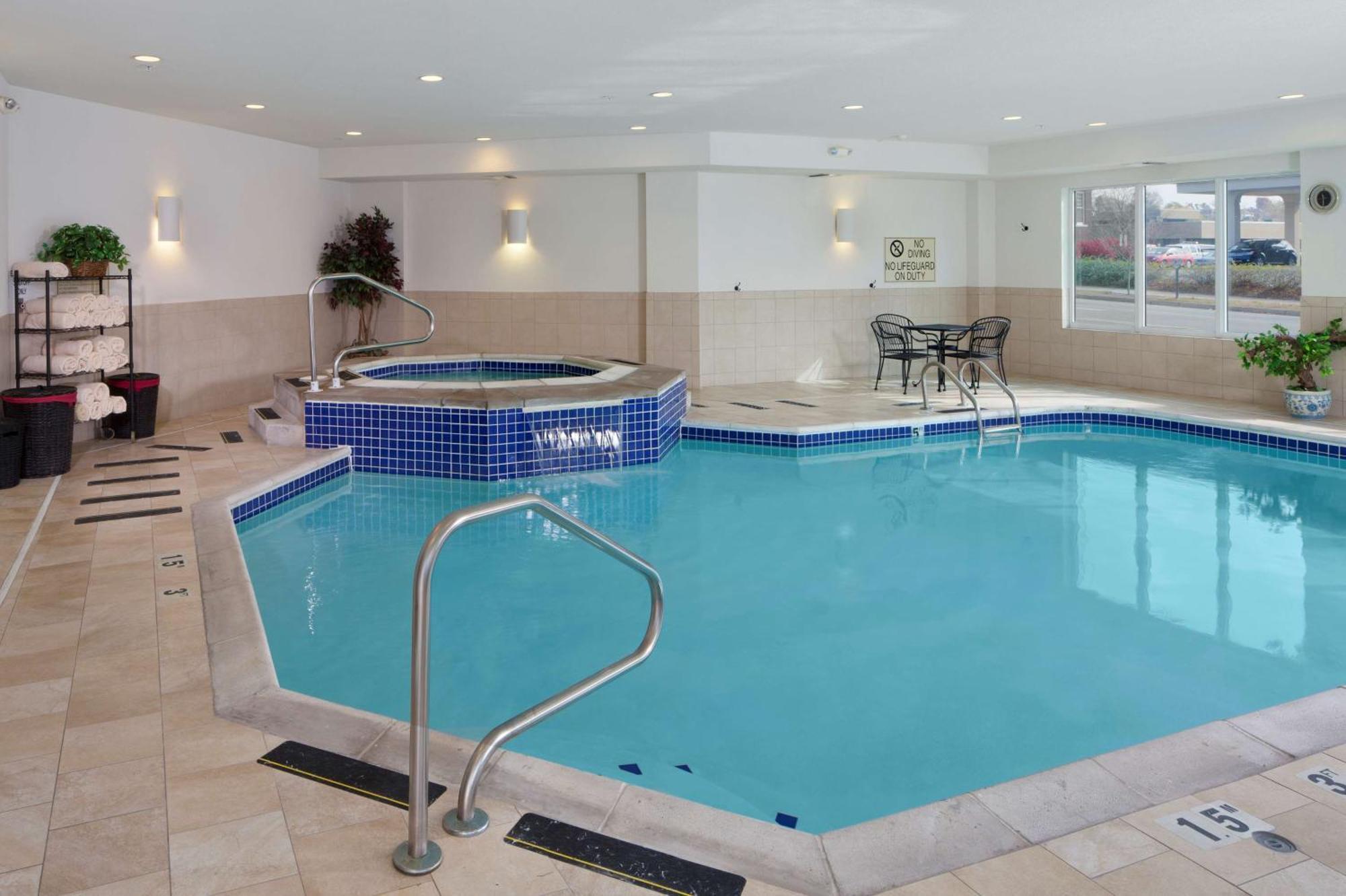 Doubletree By Hilton Jefferson City Bagian luar foto