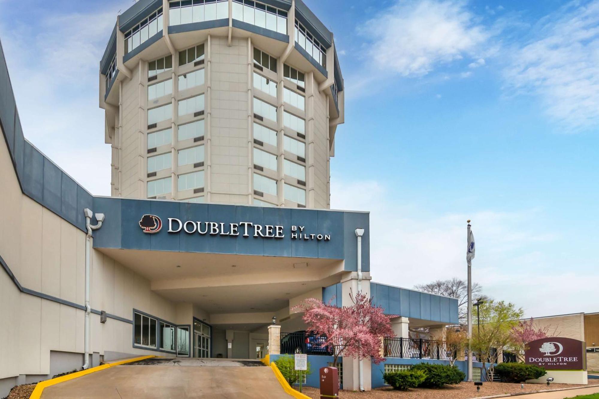 Doubletree By Hilton Jefferson City Hotel Bagian luar foto